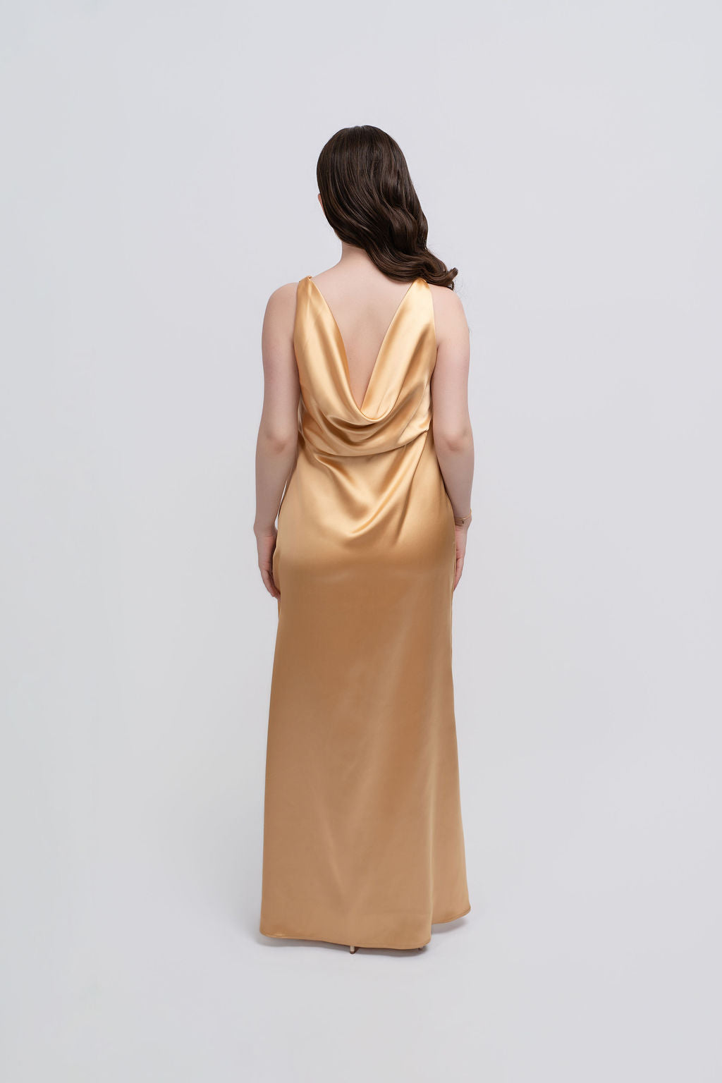 Escena VI. Vestido satin