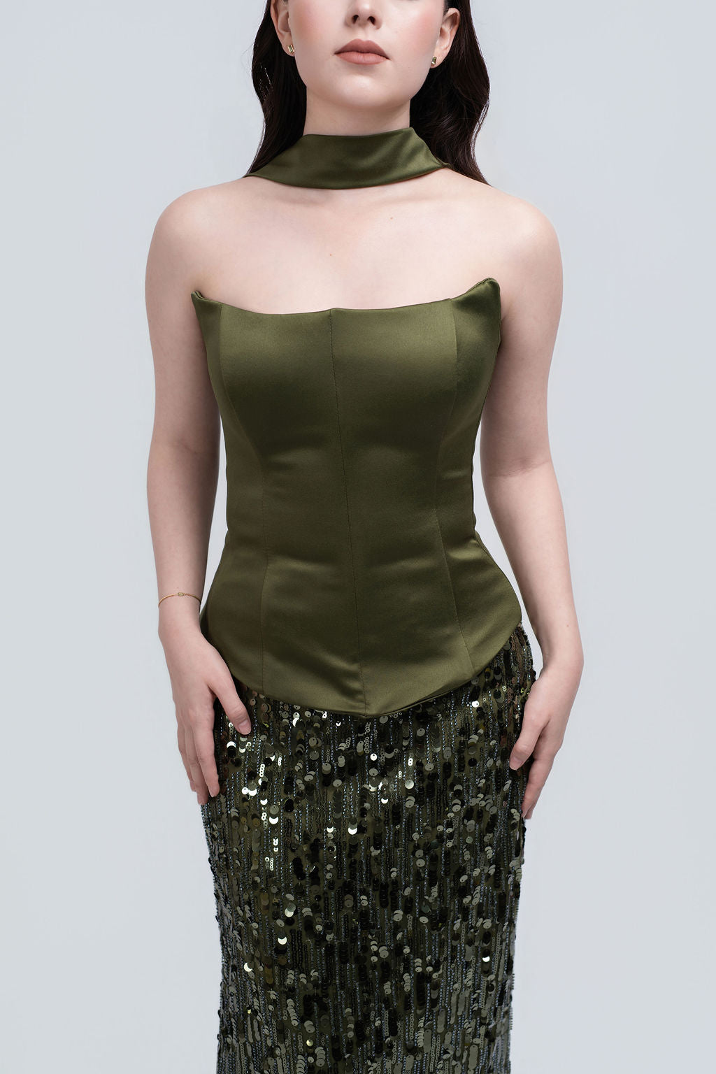 ESCENA VIII. Corset y Falda